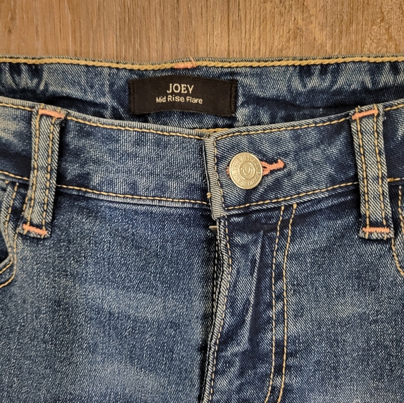 True Religion Joey Mid Rise Single Needle Flare Jean Medium Storm Wash  Size 29 - Picture 9 of 16